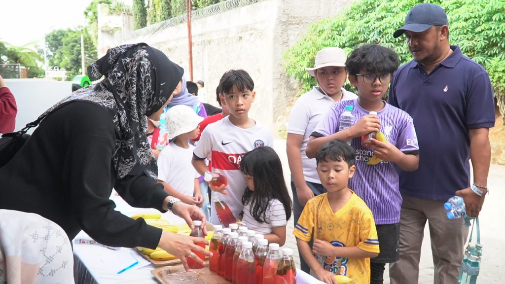 C0226T01 Siswa berolahraga